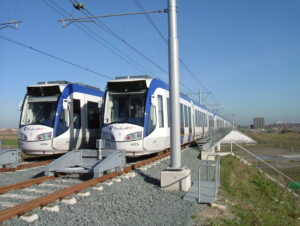 Randstadrail in de wijk Oosterheem.